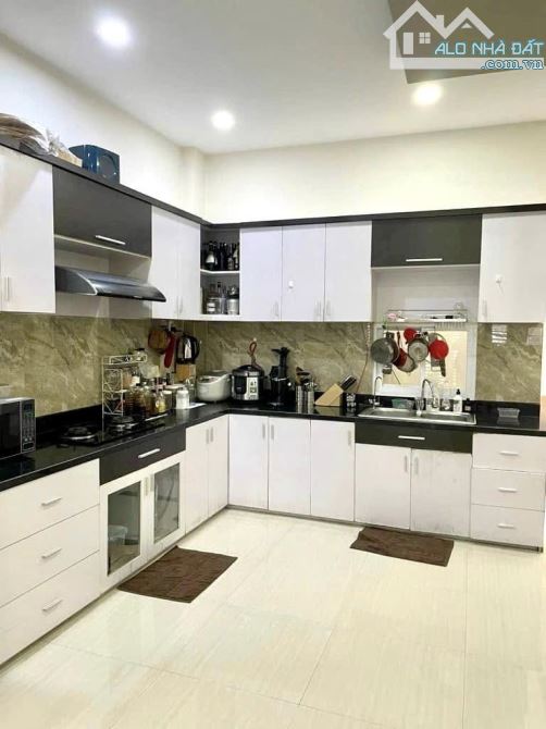 🔥 NGỘP NGÂN HÀNG! BÁN GẤP TRONG TUẦN NHÀ HẺM XE HƠI NGUYỄN TRÃI 4x15m 4 TẦNG - 1
