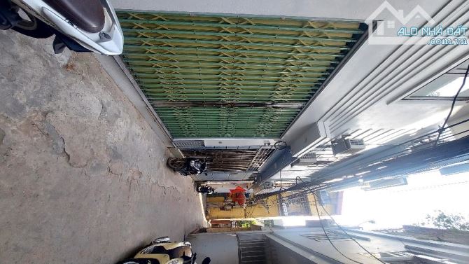 Bán nhà tự khoát Ngũ Hiệp dân xây  5 tầng ngõ to ,ô tô cạnh nhà giá 4.55 tỷ - 1