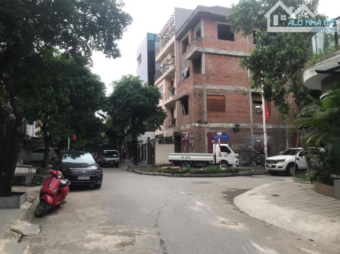 BÁN LIỀN KỀ VĂN KHÊ, LÔ GÓC 3 MẶT THOÁNG, 111M, MẶT TIỀN 21M, GIÁ CHÀO 2x TỶ - 1