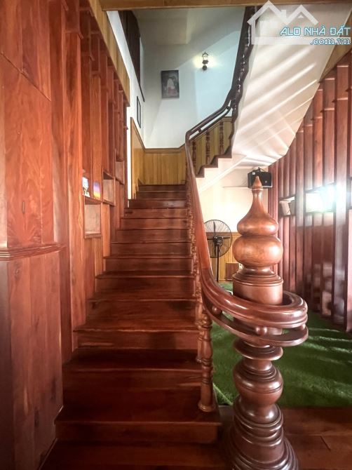 Bán biệt thự Đông Hoà, Dĩ An - 550m2 - giá 22.9 tỷ - 1