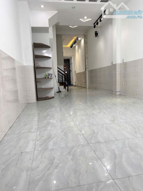 MẶT TIỀN 5 Tầng đúc TÂN THỚI HIỆP 13 QUẬN 12 GIÁ RẺ 6.96 TỶ - 1