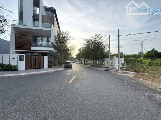 Lôgóc 2 mặt tiền Nguyễn Thần Hiến - Đoàn Thị Điểm ( Khu Triều Phát ) -F phước nguyên - 1