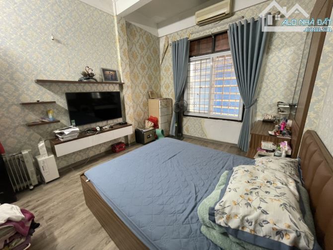 Bán căn phân lô 61 m2 phố Thái Hà - Đống Đa, Ô tô đỗ trước nhà ngày đêm - 1
