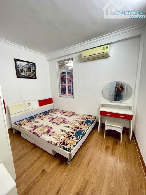 CĂN HỘ ĐẸP KHU GIẢI PHÓNG! NGÕ Ô TÔ, AN NINH, YÊN TĨNH, FULL NỘI THẤT, ~60M2 2N1WC 1..TỶ - 1