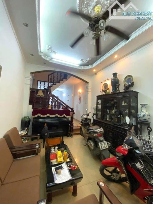 Bán nhà Tôn Đức Thắng 37m2 nhà đẹp ngõ to đẹp lô góc 3 mặt thoáng 7.68 tỷ - 1