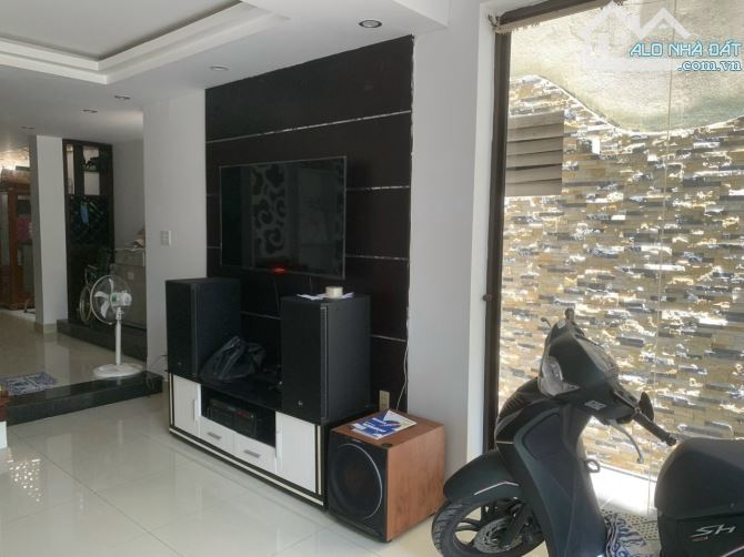 Bán nhà 4 tầng, 93m2 sau lưng mặt tiền Ba Đình - TT Hải Châu - 1