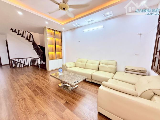 Bán nhà Đội Cấn 50m2 nhà đẹp mặt rộng ngõ to 6 tầng 9.4 tỷ - 1