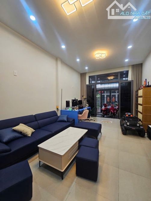 Hẻm xe hơi, 97m2, 4 tầng, nở hậu, nhỉnh 9 tỷ thương lượng, Lê Đức Thọ, Gò Vấp - 1