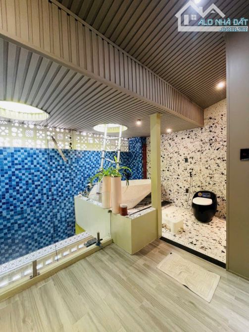 BÁN NHÀ 2 TẦNG ĐẸP GẦN BIỂN NGUYỄN TẤT THÀNH – VIEW CÔNG VIÊN, THOÁNG MÁT TRỌN ĐỜI - 1