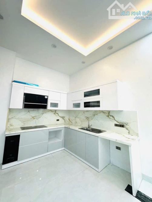MỀM!! Bán nhà mới lô góc , T/máy , yên tĩnh 68m2 chỉ 13x tỷ Nguyễn Sơn ,Long Biên HN - 1