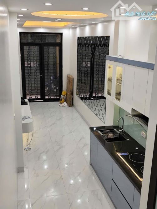 Ngay Sau Nhà Mặt Phố Đại La_Vài Bước Ra ÔTÔ_Full Nội Thất Đẹp_27m2 x 4Tầng_Nhỉnh 5Tỷ - 1
