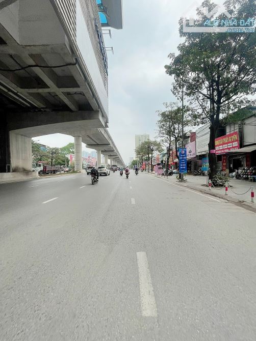 Bán nhà Cầu Giấy gấp,chủ nhà đang cần bán nhanh, nhà 55m2, ôtô qua vào nhà.13,9T còn 13T - 1