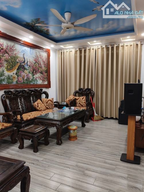 Nhà đẹp mặt đường Chợ Hàng - Hồ Sen - Giá siêu tốt - 1