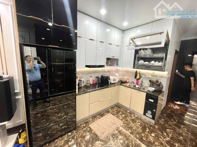 BÁN NHÀ PHÂN LÔ TRẦN ĐẠI NGHĨA – 6 TẦNG THANG MÁY – Ô TÔ ĐỖ CỬA – GIÁ 13 TỶ - 1