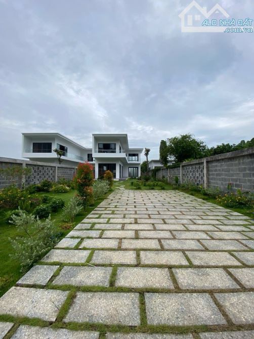 VILLA 1 TRỆT 1 LẦU MT NGUYỄN HUỆ - ĐẤT ĐỎ - BRVT - 1