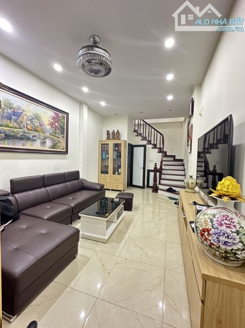 Tây Hồ- Nhật Tân-Ngõ thông- Nhà đẹp 5 tầng- 39m- 6.5 tỷ - 1