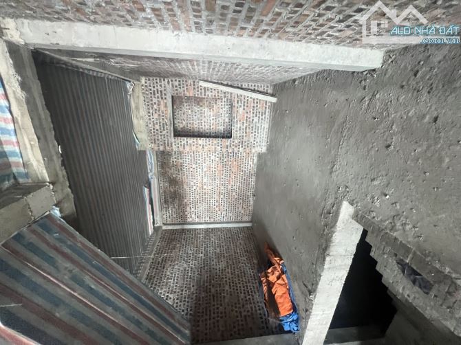 Còn sót lại duy nhất căn nhà xây thô 4 tầng tại Him Lam Hùng Vương nhà dân xây độc lập - 1