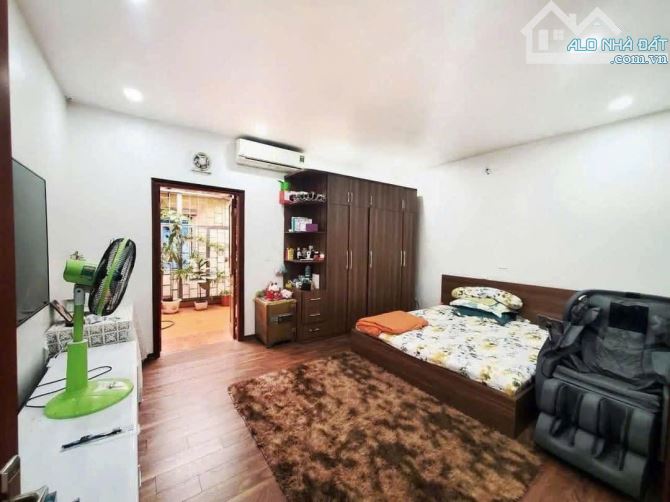 Duy nhất 1 căn dân xây Đê La Thành Đống Đa 50m 4T vuông đẹp nở hậu 7.5 tỷ - 1