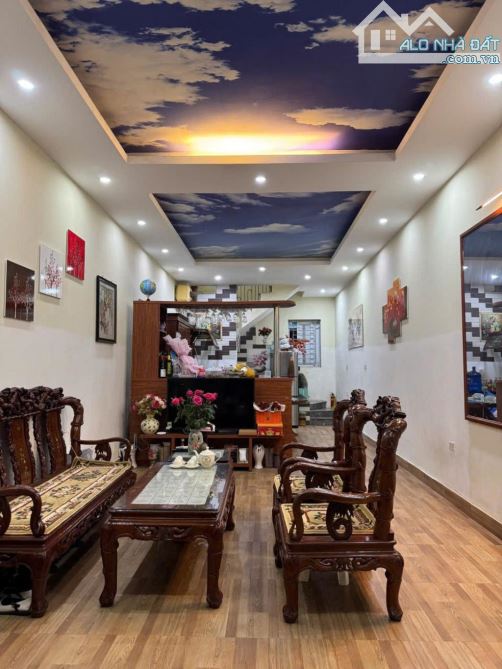 60M. 3 TẦNG. DÂN XÂY. NHÀ ĐẸP. NGÕ XE SH TRÁNH. Ở SƯỚNG. HÒE THỊ. XUÂN PHƯƠNG. RẤT HIẾM. - 1