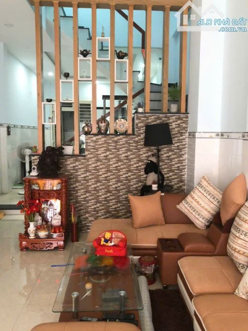 TÂN THỚI BÁN NHÀ 3 LẦU + SÂN THƯỢNG HẺM XE HƠI THÔNG 60M2 Dài 15M CHỈ 5 TỶ 5 - 1
