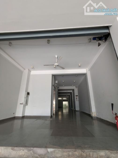 Bán 2 căn nhà liền kề mặt tiền đường Phường 7 Quận 8. Mặt tiền khu dân cư đông đúc, gần Ti - 12