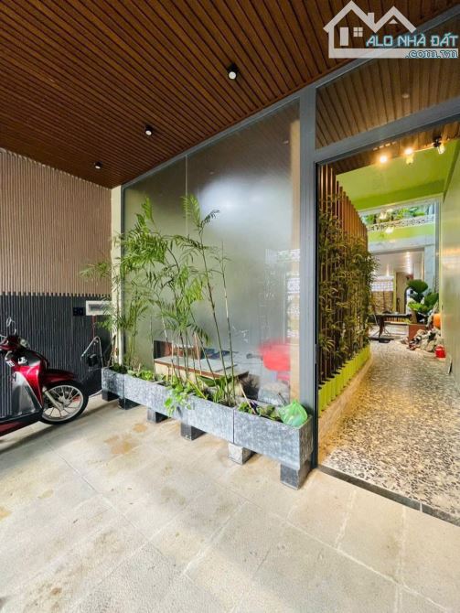 BÁN NHÀ 2 TẦNG ĐẸP GẦN BIỂN NGUYỄN TẤT THÀNH – VIEW CÔNG VIÊN, THOÁNG MÁT TRỌN ĐỜI - 12