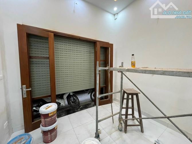 CHÍNH CHỦ BÁN NHÀ MẶT NGÕ LẠC LONG QUÂN  GIÁ 7,5 tỷ - 12
