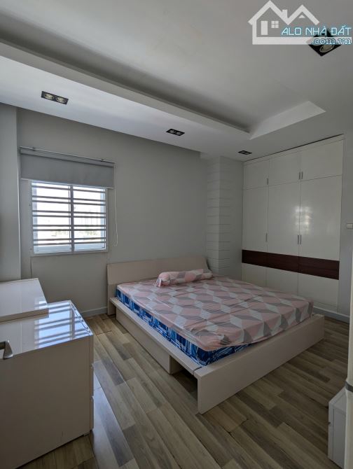 Bán 2 căn nhà liền kề mặt tiền đường Phường 7 Quận 8. Mặt tiền khu dân cư đông đúc, gần Ti - 13