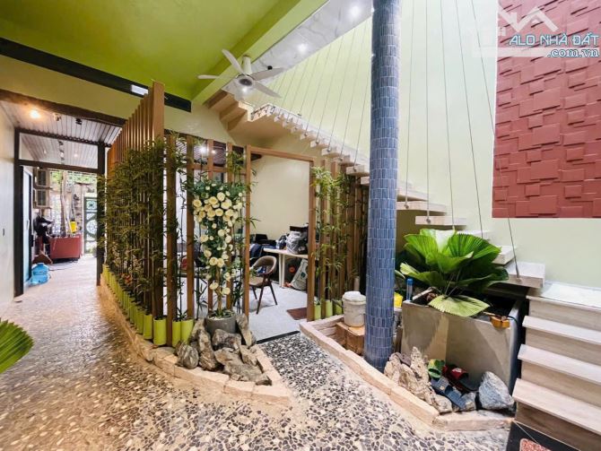 BÁN NHÀ 2 TẦNG ĐẸP GẦN BIỂN NGUYỄN TẤT THÀNH – VIEW CÔNG VIÊN, THOÁNG MÁT TRỌN ĐỜI - 14