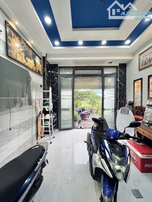 Bán nhà 3 tầng mới- đẹp Tây Lân, full nội thất, ô tô đỗ cửa –55m² - 4PN, , chỉ nhỉnh 4 tỷ - 15