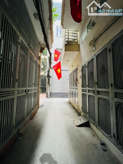 CHÍNH CHỦ BÁN NHÀ MẶT NGÕ LẠC LONG QUÂN  GIÁ 7,5 tỷ - 17