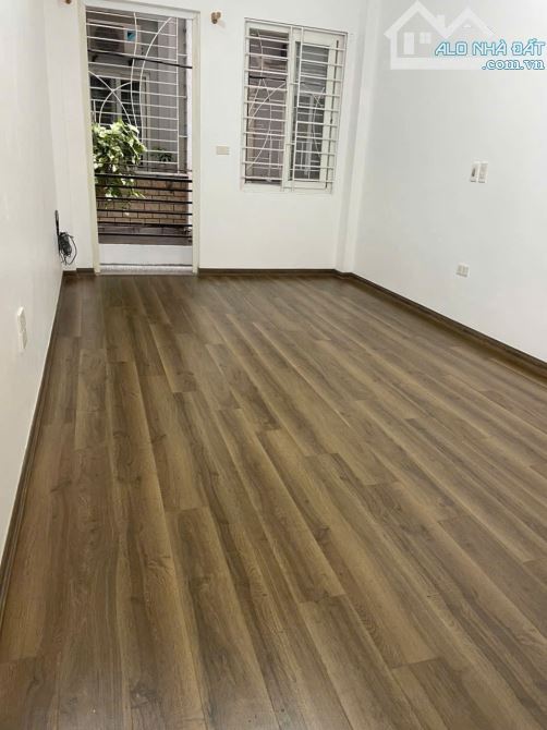 BÁN NHÀ ĐẸP PHỐ TƯ ĐÌNH -38M2- 4NGỦ- GẦN PHỐ -DÂN TRÍ CAO CHỈ 6TỶ

- - 2
