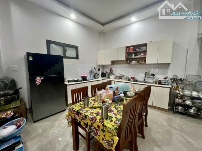 BÁN GẤP NHÀ 3 TẦNG LINH XUÂN – 90M² – HẺM Ô TÔ 7 CHỖ. - 2
