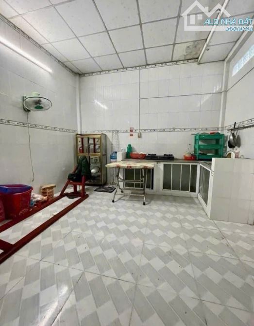 Giá giảm sâu 870 TRIỆU bán nhà c4 ở Bà Điểm 6 Hóc Môn 5x25 ( 128m2 ) Sổ hồng riêng. - 2