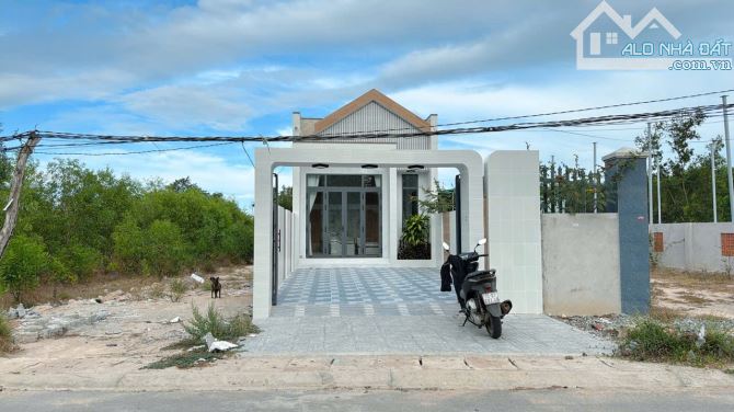 BÁN CĂN NHÀ MỚI XÃ TAM AN - LONG ĐẤT ĐƯỜNG NHỰA - ĐẦY ĐỦ CÔNG NĂNG - 2