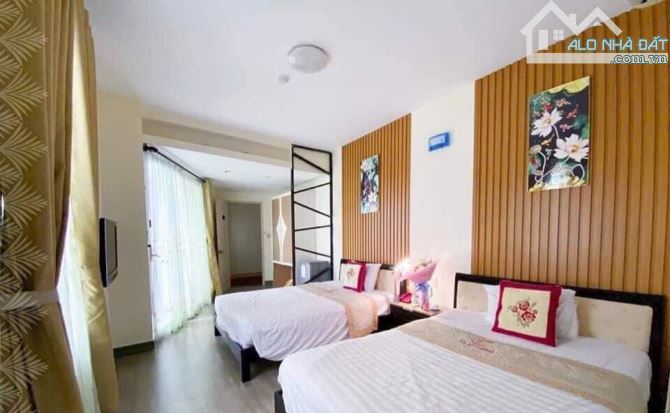 Bán Khách Sạn Phố Tây Sầm Uất tp Huế - 2