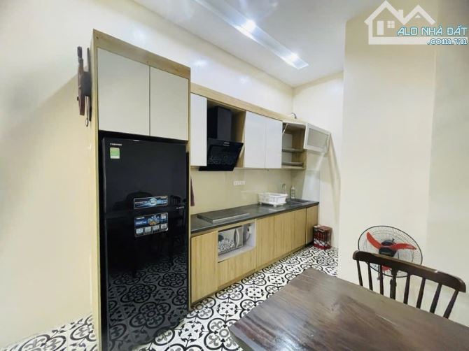 BÁN NHÀ TRUNG TÂM TỨ LIÊN, NHÀ ĐẸP Ở NGAY - VÀI BƯỚC LÊN OTO - 40M2 - NHỈNH 8 TỶ - 2