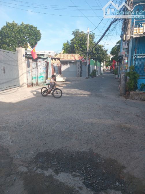 Chốt ngay nhà 2 tầng 25m², Đặng Văn Bi – Giá 2,2 tỷ - 2