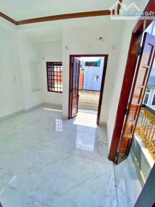 Cho thuê nhà 4 tầng - Lạc Long Quân - Ni Sư Huỳnh Liên - P10 - 5PN - 4WC - 16tr/tháng - 2