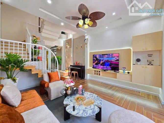 Bán nhà Đẹp đường Hải Phòng, gần Ông Ích Khiêm - 2