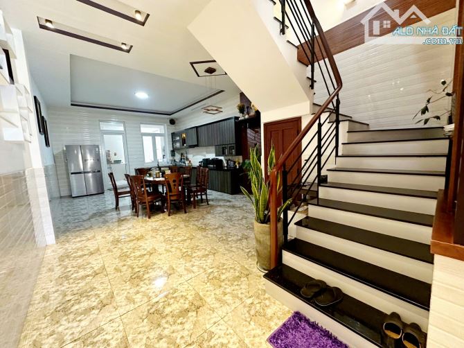 Biệt thự Ngô Quyền- P6- Đà Lạt🔥129m- 1 trệt 2 lầu💸12 Tỷ - 2
