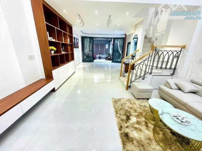 🔥 BÁN GẤP NHÀ HẺM XE HƠI NGÔ QUYỀN 📐 DT: 51m² (5 x 11.5m), xây 5 tầng BTCT - 2