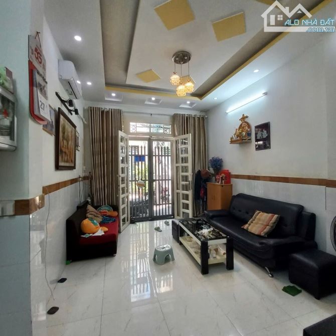 🏡🔥🔥 NHÀ NGAY CMT8 ,TÂN BÌNH - CHỢ NGHĨA PHÁT - HẺM 5M - 2 TẦNG - 41M2 - SỔ VUÔNG VỨC - - 2