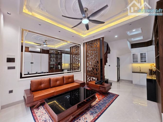 Nhà đẹp full nội thất mới ngõ 235 Yên Hoà, gần Phố, phân lô, ngõ thoáng. Giá 7.95 tỷ - 2
