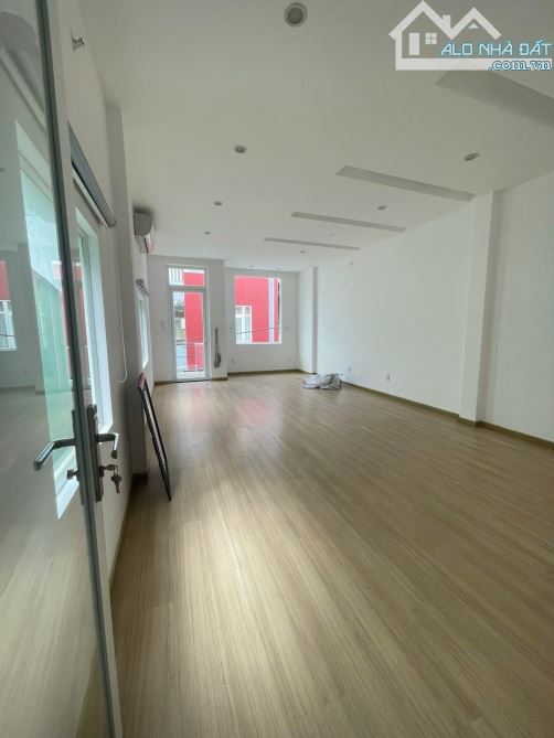 NHÀ 4 TẦNG KIÊN CỐ 2 MẶT THOÁNG DIỆN TÍCH ĐẤT 80M2 KIỆT XE TĂNG 7M TRUNG TÂM TP NHỈNH 6TỶ - 2