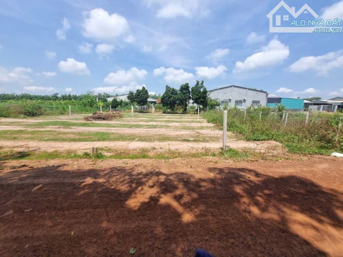 10x27 full thổ cư. Đường xe hơi, gần KCN. giá 850tr - 2