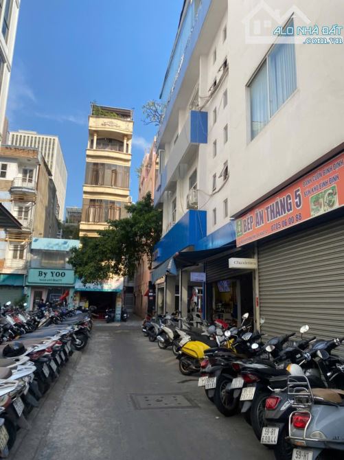 Tòa nhà này đang hot nhất Q1. Mt Nguyễn Văn Thủ-Mạc Đĩnh Chi. 37 tỷ - 2