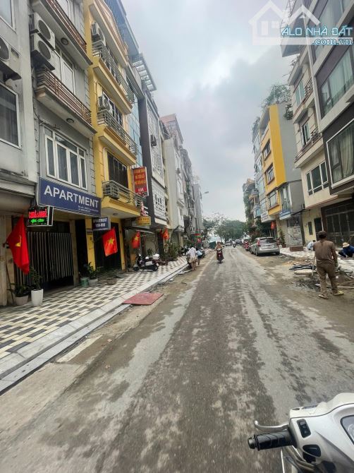 Chỉ 16 Tỷ Hơn! Bán Nhà Mặt Phố Trích Sài , Hô Tây -36M2 -2 Thoáng -5 Tầng - Vỉa Hè Đá Bóng - 2