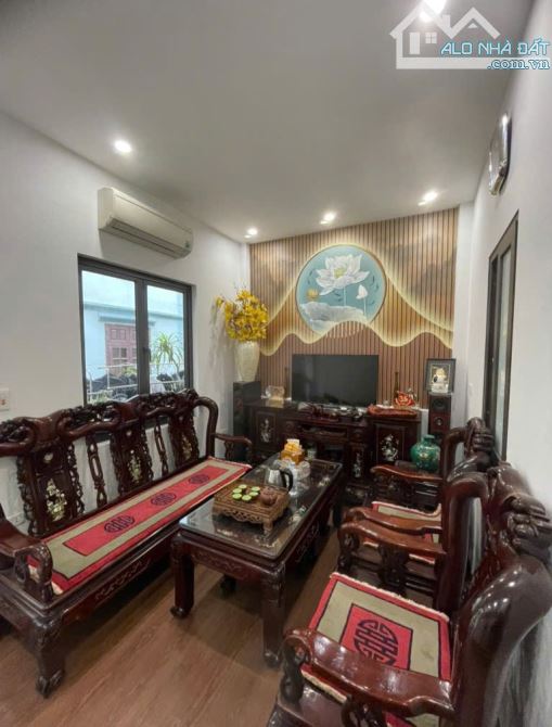 Bán nhà vị trí VIP ngõ 105 Xuân La, Tây Hồ. Phân lô, Ô tô Tránh. Kinh doanh.60m. 19 tỷ - 2