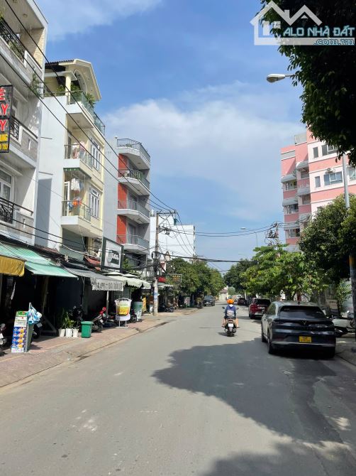 Bán nhà gần nhà ga T3, phường 13, tân bình. Kinh doanh hay ở đều được. Hai mặt tiền thoáng - 2